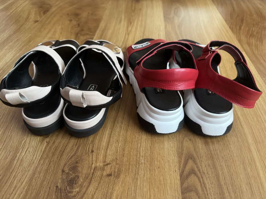 Шкіряні босоніжки