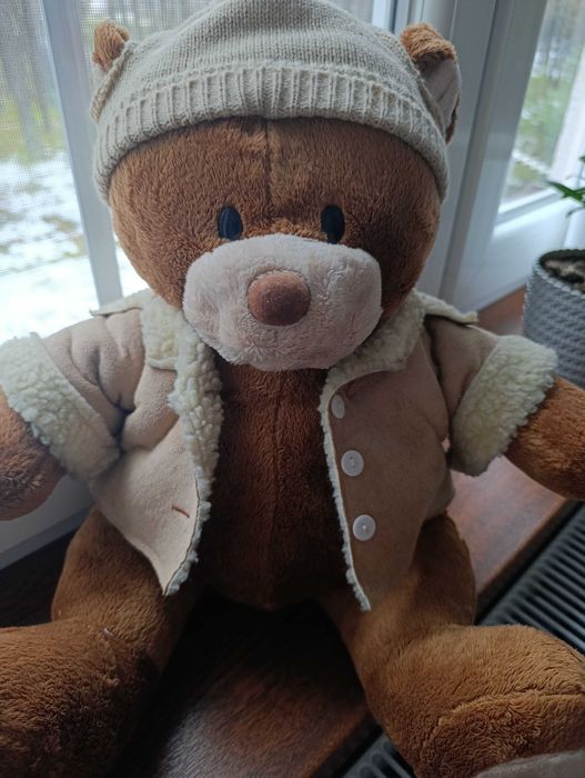 Miś pluszowy przytulanka zabawka zimowy niedźwiedź czapka