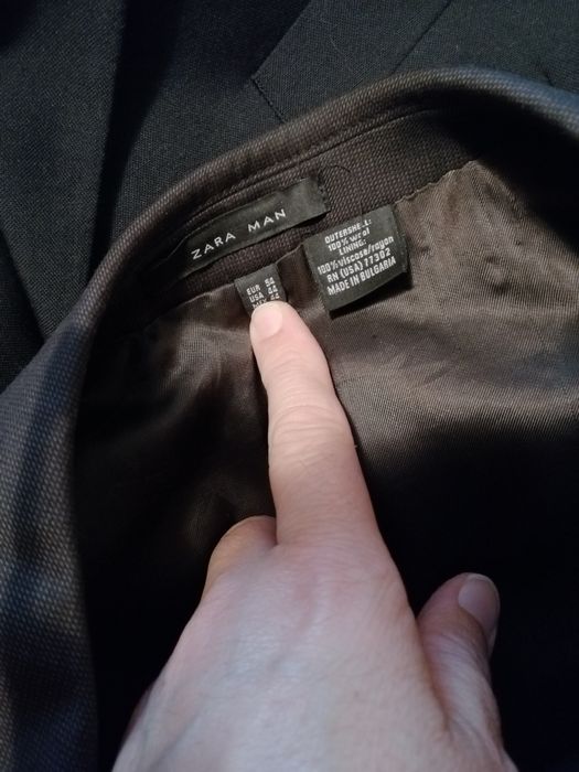 Fatos de homem, castanho e azul