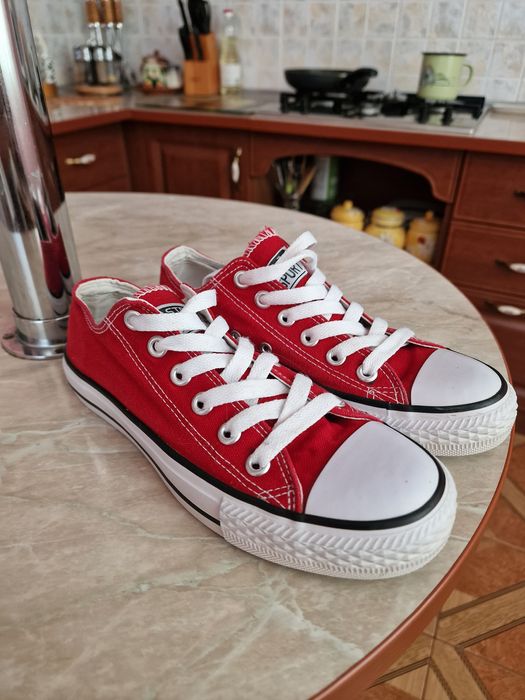 Червоні кеди 38р