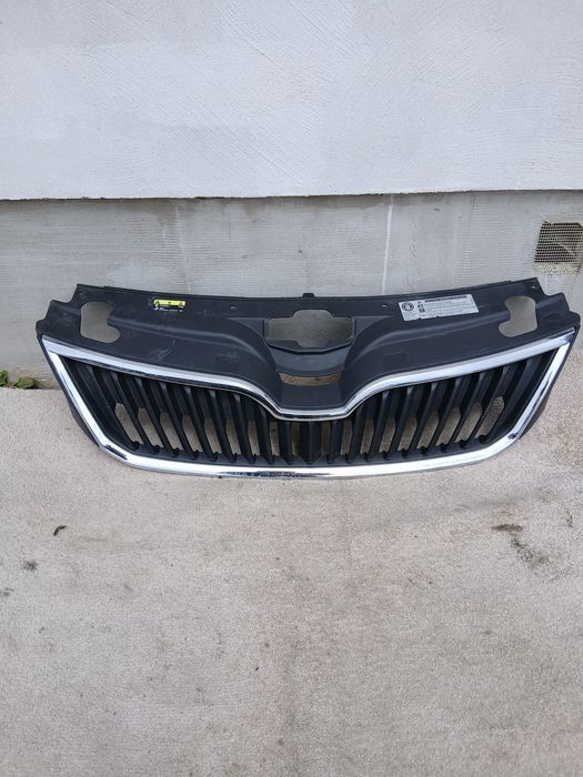 GRILL SKODA RAPID