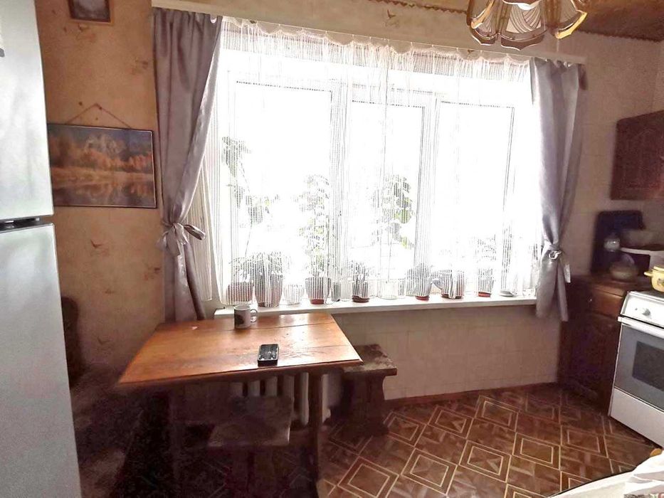 Продам простору 3 кімнатну квартиру в центрі Бородинського м-ну, вул.Ладозька. Можливо Сертифікат.