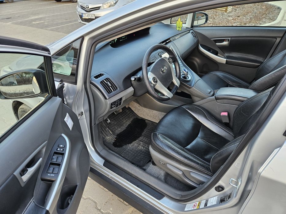 Prius 3 hybryda + LPG**SKÓRY**