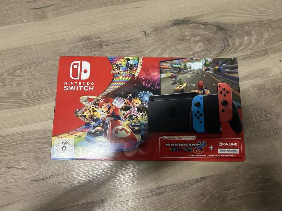 Nintendo Switch V2 - pełny zestaw + etui