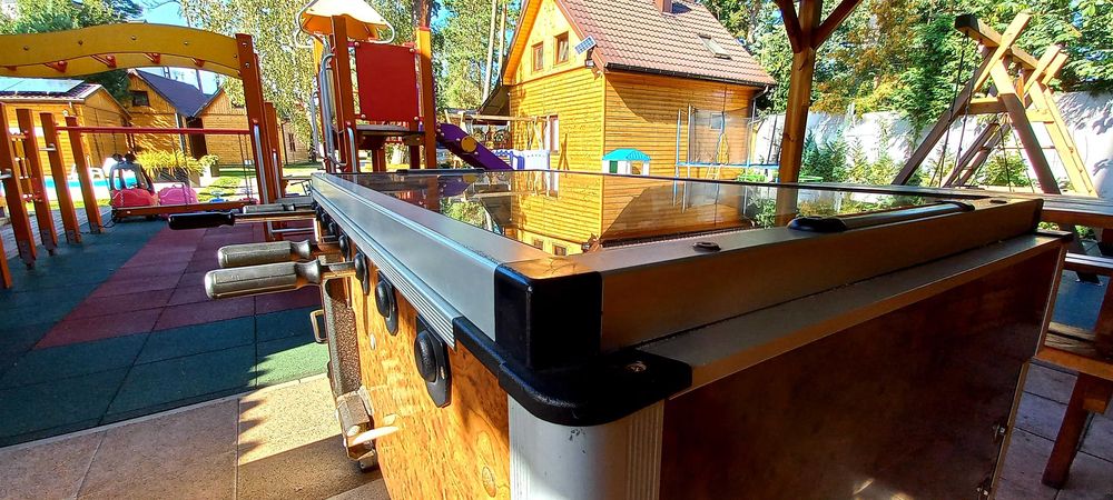 Domek nad morzem 9 osobowy cena za osobę na terenie płac zabaw  basen