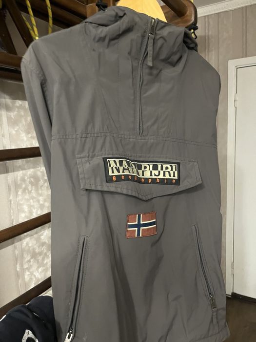 Продаю куртку Napapijri розміру S.