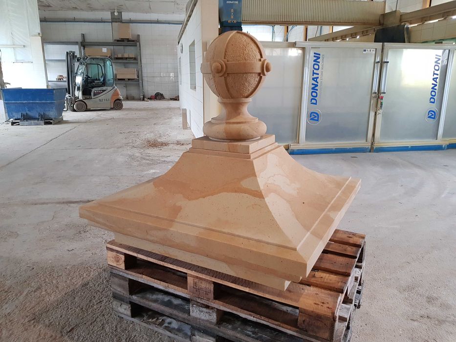 29. Czapka na słup z piaskowca | Profil Z07 | Na słup 50×50 cm |