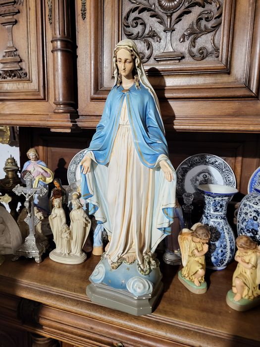 Stara duża figura Matki Bożej Maryja Niepokalana