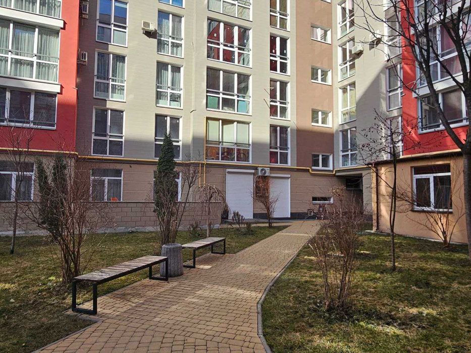 Продаж нежилого приміщення з окремим входом в ЖК "Столичний"