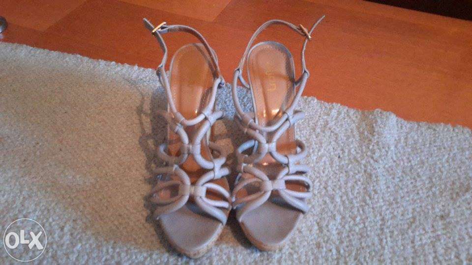 Sandálias marca Zillian