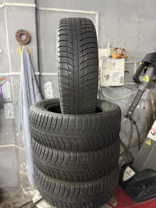 Колеса/резина/гума 215/60R16 Bridgestone