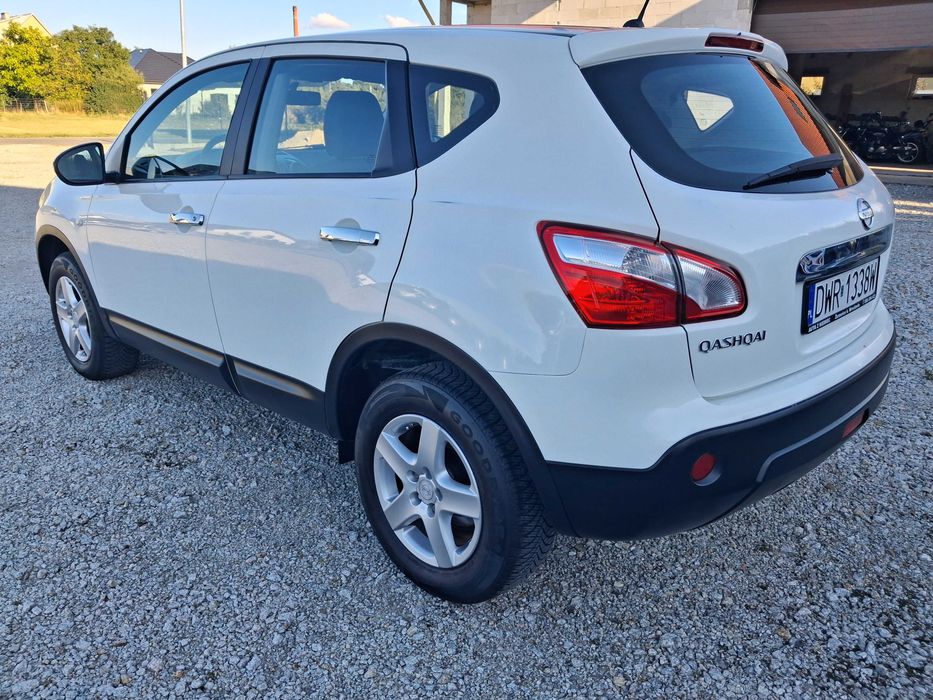 Ładny Qashqai 1.6 benzyna z Niemiec AUTA ŻURAWICE