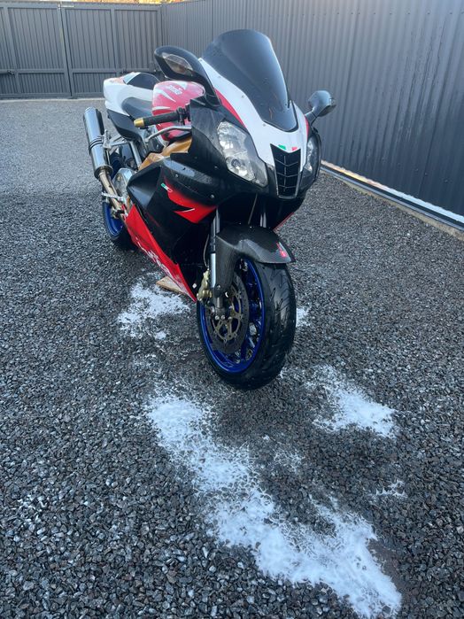 Aprilia rsv1000r