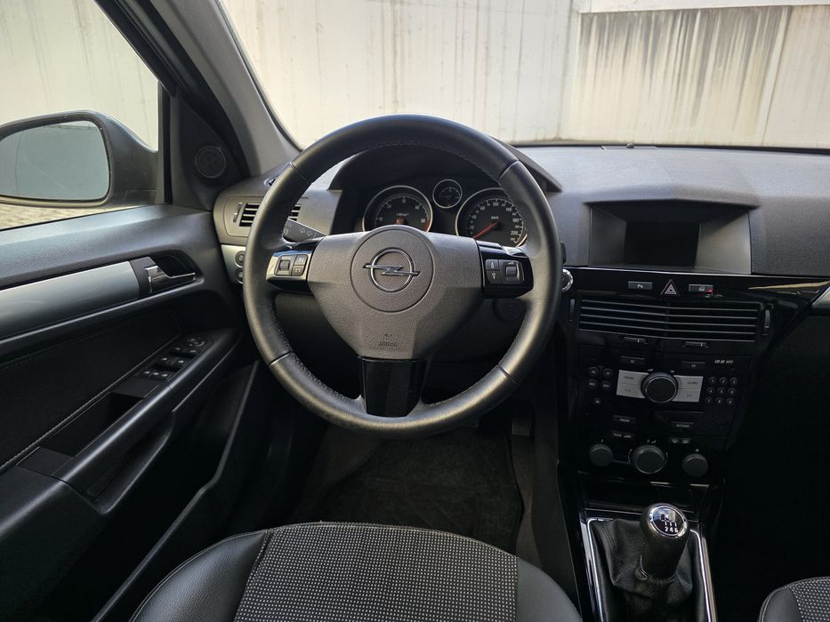 Opel Astra Caravan Cosmo Plus 1.7CDTI  - Excepcional