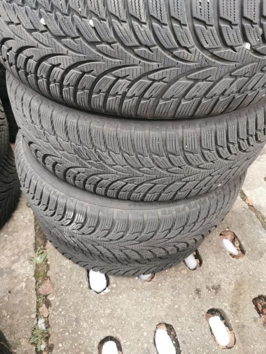 Cztery zimowe opony NOKIAN 195/65 R15