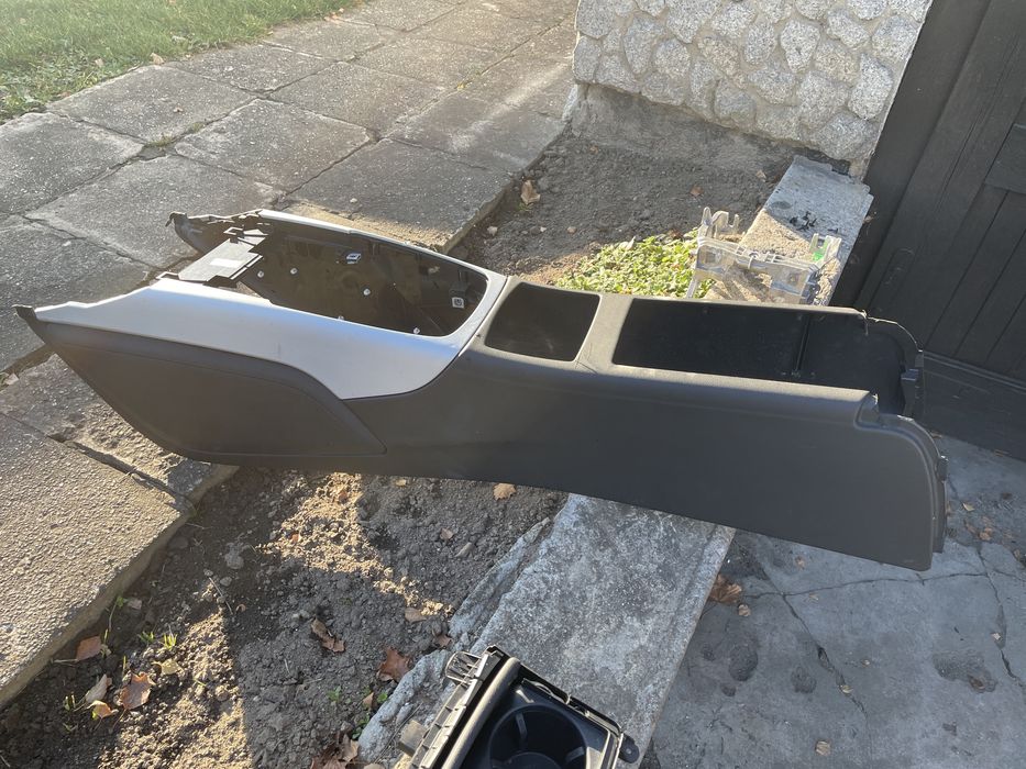 Tunel srodkowy skora cup holder podlokietnik na napoje schowek A6 c7