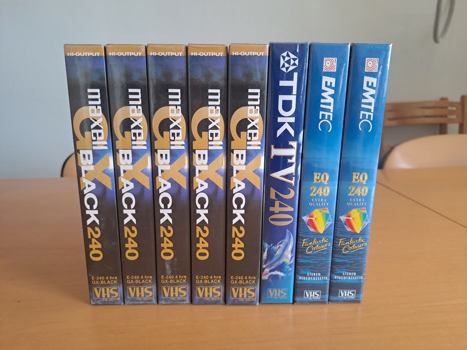 Zestaw kaset VHS 8szt