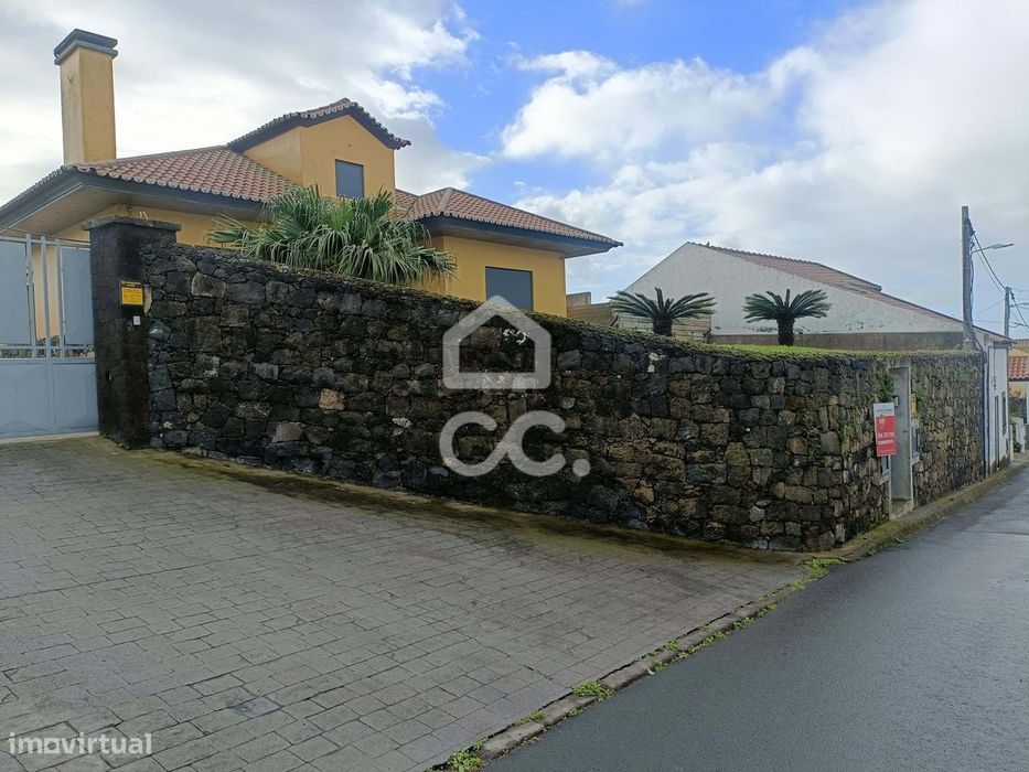 Moradia com  3 Quartos - Santa Cruz - Lagoa