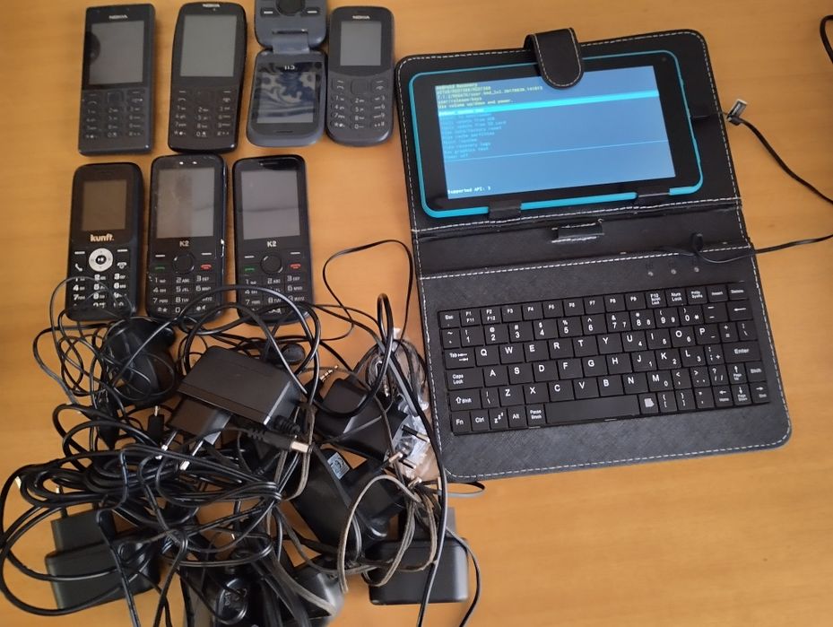 Vendo telemóvel para peças e tablets a funcionar
