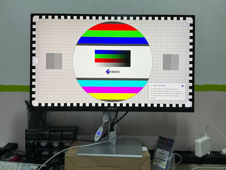 Monitor JapanNext 27” 5K IPS em Excelente Estado