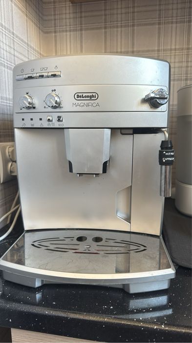 Ekspres do kawy DeLonghi ESAM 03.120.S