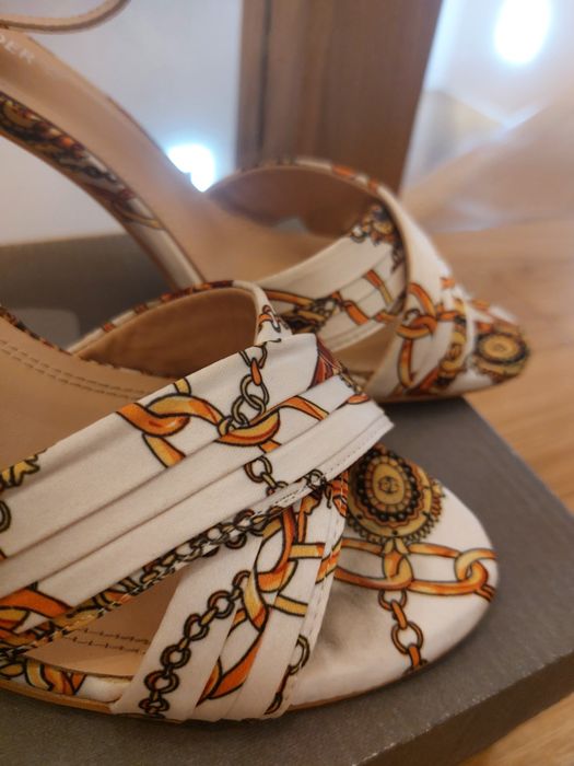 Buty na obcasie  szpilki sandały Salamander 39