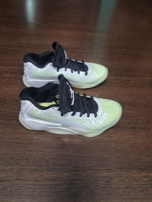 Кросівки  NIKE JORDAN  р 38 24см