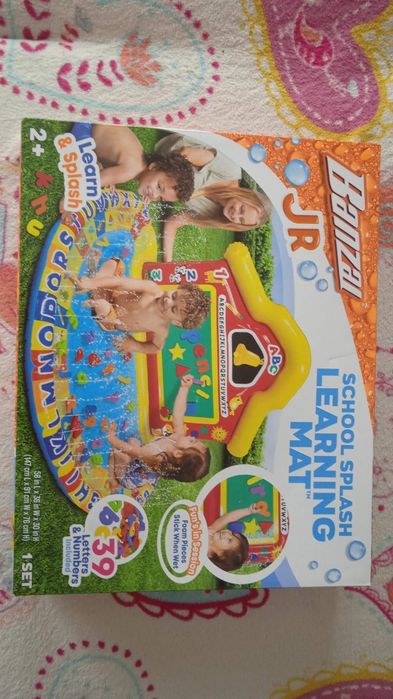 Mata wodna do nauki literek - School splash learning mat