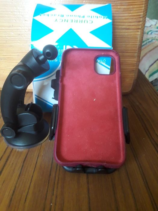 Кронштейн для смартфона в авто