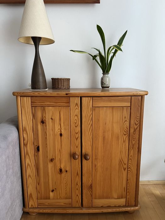 Sosnowa komoda bielizniarka