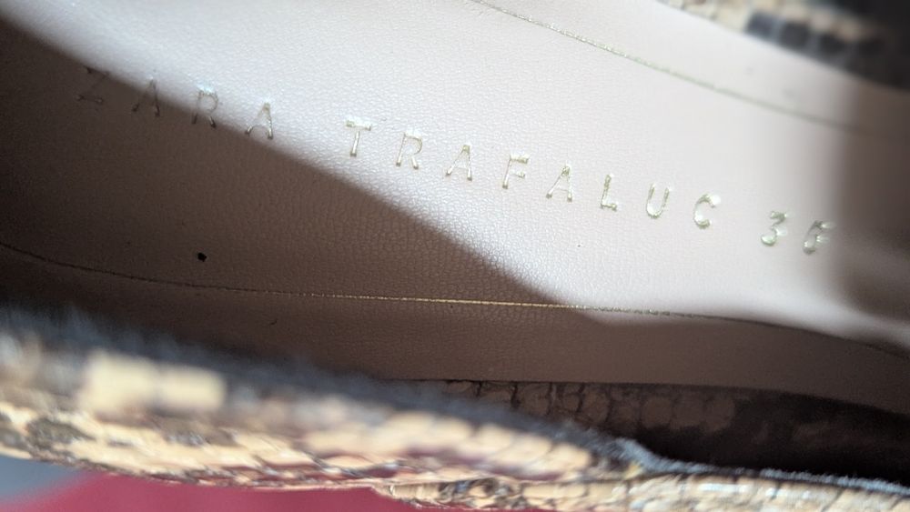 Sapatos mocassim animal print Zara