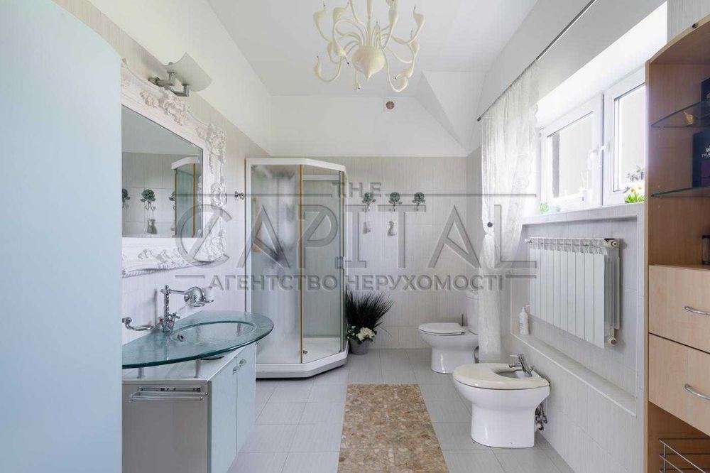 Продаж сучасного будинку 280 м² з підвалом 80 м² на ділянці 12 соток у Вишеньках