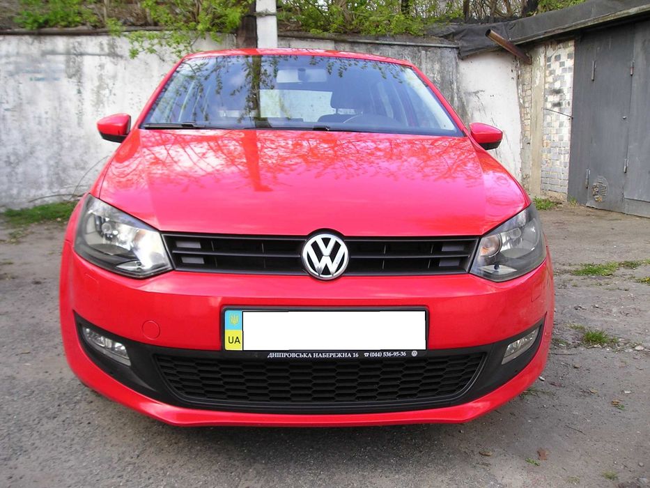 Volkswagen  Polo   Automat   2011г.  80т. км  Как  новый.  Макс.  комп