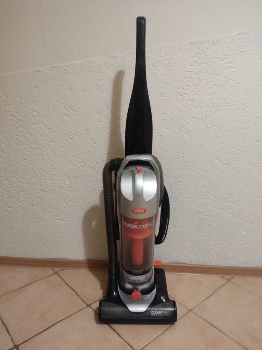 Odkurzacz pionowy VAX z turboszczotką