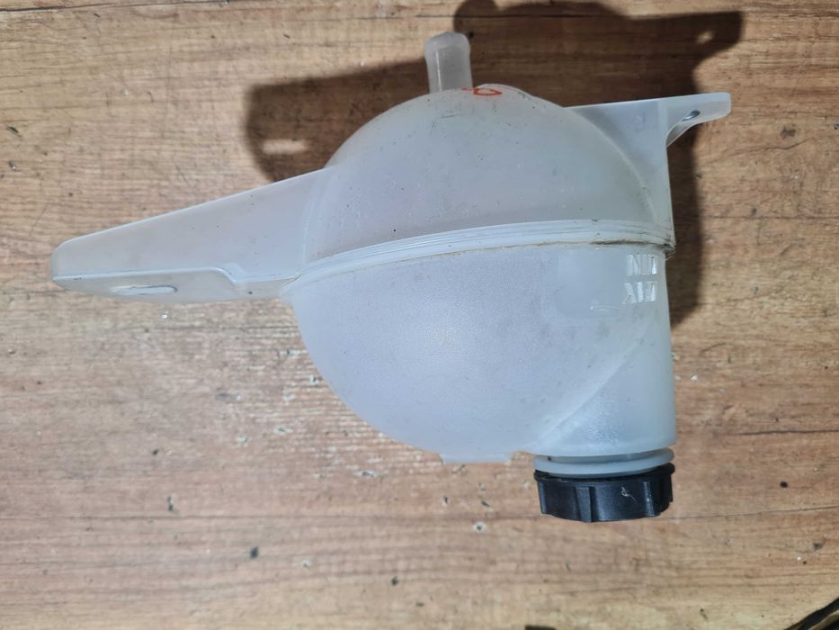 Ford e-Transit MK8 22r zbiornik wyrównawczy V363 IV Transit MK8 MK9