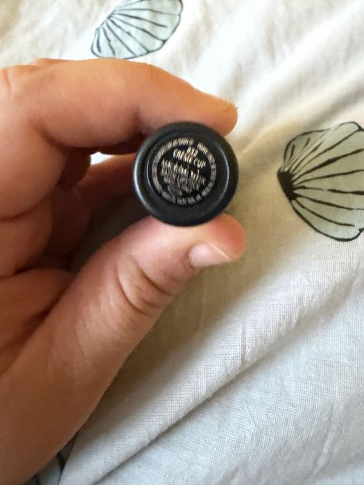 Szminka mac creme cup uzyta raz na rece cena ostateczna