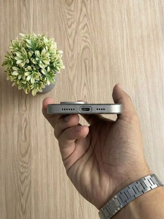 Capa iPhone 16 Pro Max - Titânio Natural Luggage Style