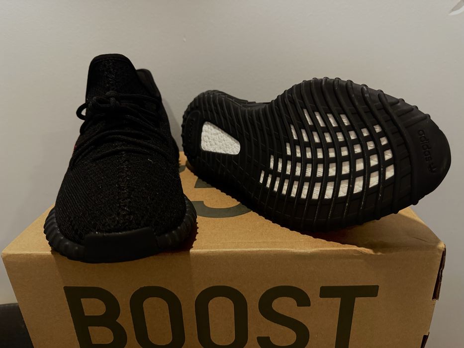 Yeezy Boost 350 v2 Preto Vermelho 42