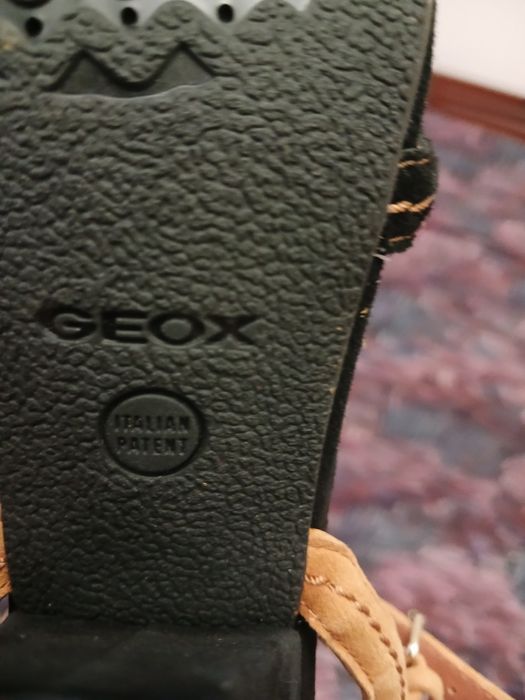 Нові  фірмові Geox