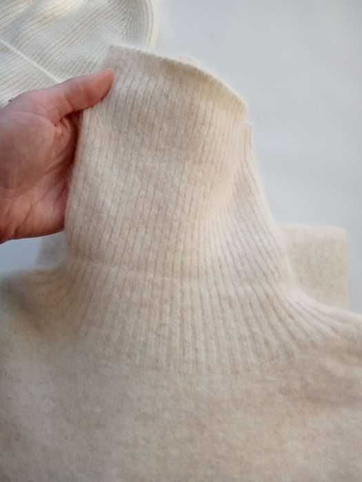 Nowy beżowy jasny kremowy damski sweter golf kaszmir cashmere M 38