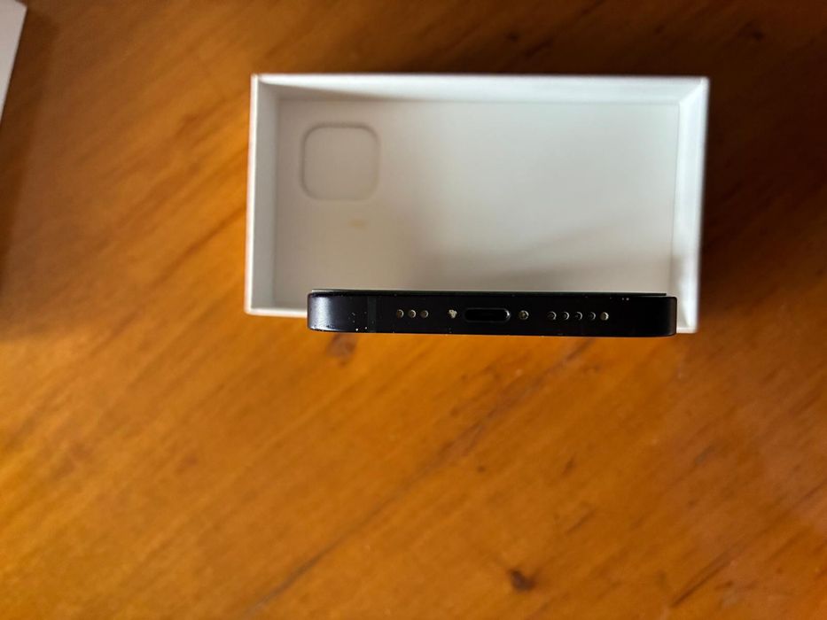 Iphone 12 em otimo estado