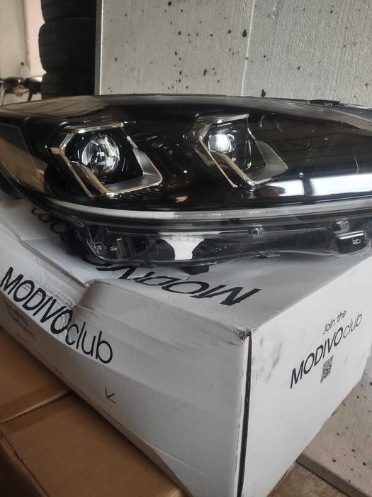 Sprzedam lampe przednia prawa do Ford Kuga