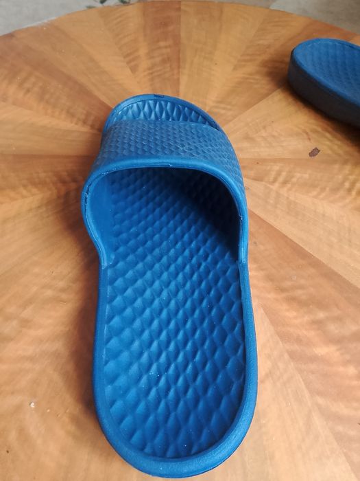 Новые мужские тапочки.