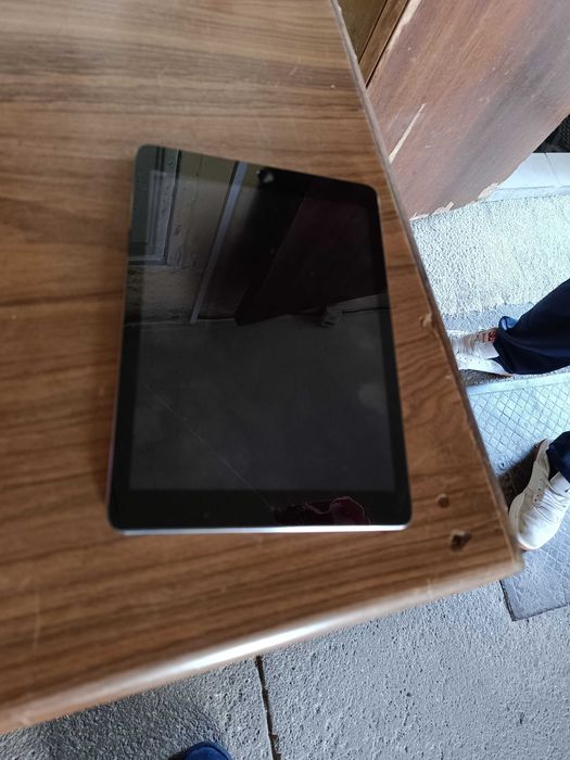 Tablet iPad: A147464552217759234124