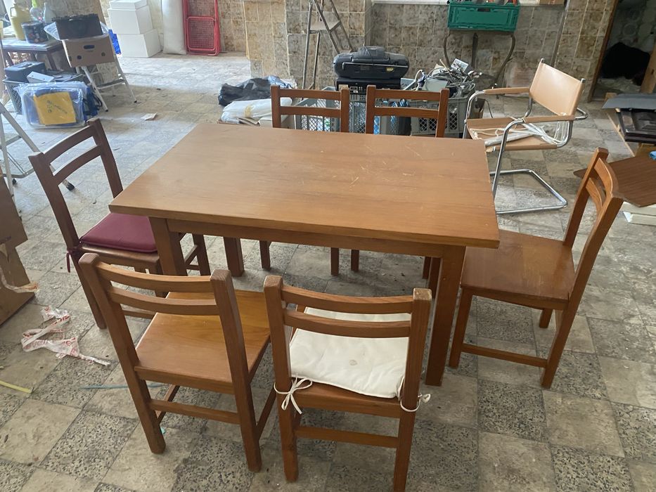 Mesa de rwfeicak clm ) cadeiras