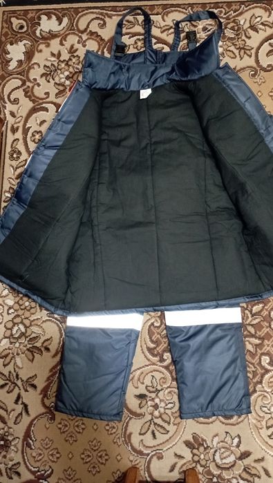 Продам спецкостюм (зимний)