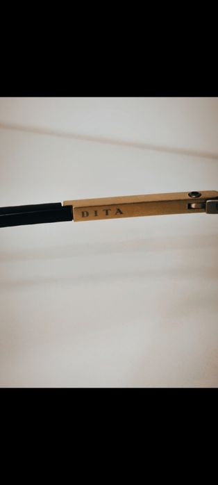Okulary DITA - Uszkodzone etui