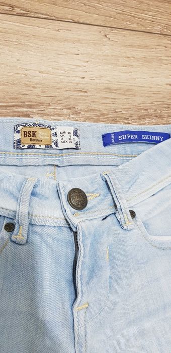 Spodnie jeansy Bershka rozm. 36 super skinny