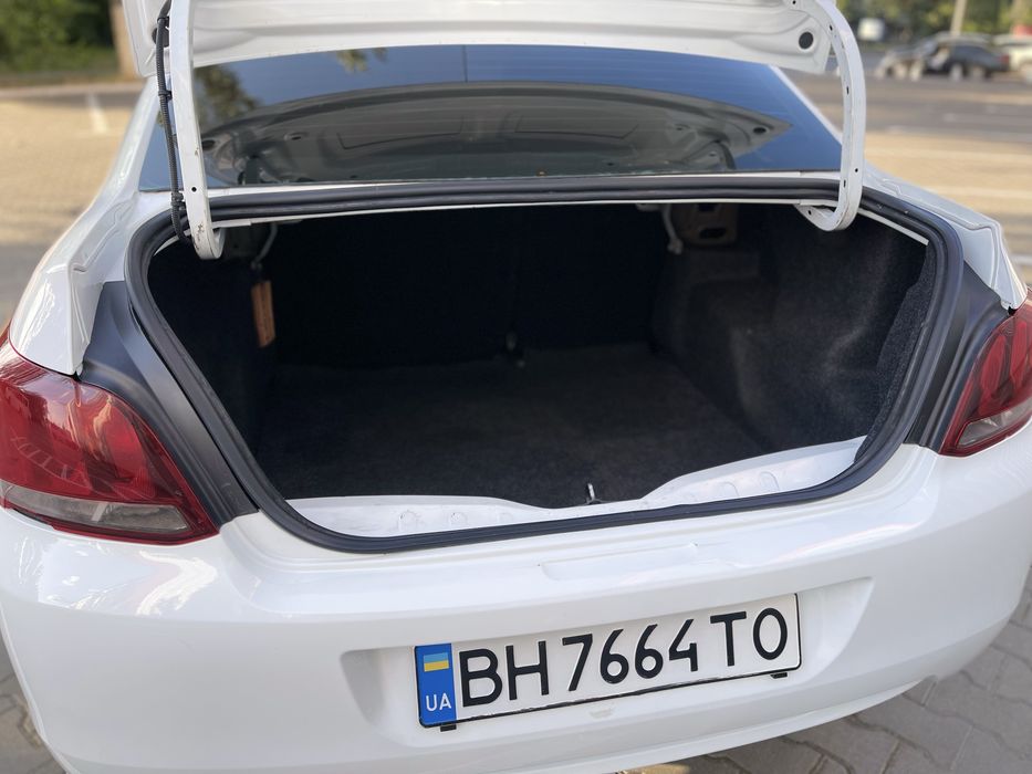 Peugeot 301 1.2л. 2019 года