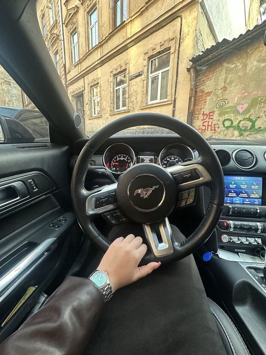 Ford Mustang 2018 року